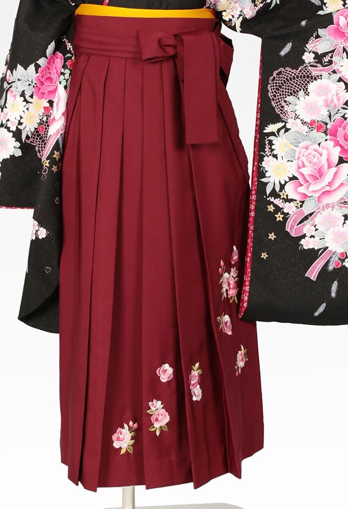 着物】黒地レースハートリボン+【袴】エンジローズ刺繍│卒業式