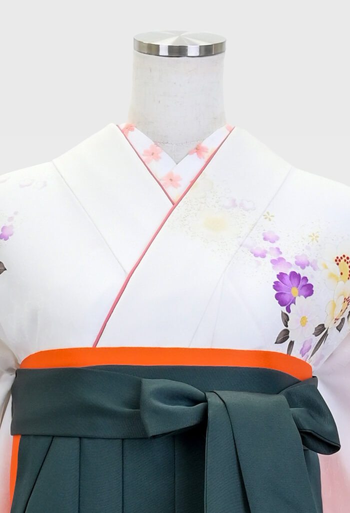 着物】白にローズ袖ムラサキ桜+【袴】フカミドリ│27,500円で